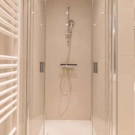 Апартаменты Bel Air - Luxury 2-bedroom With Sea View & Jacuzzi T48 *